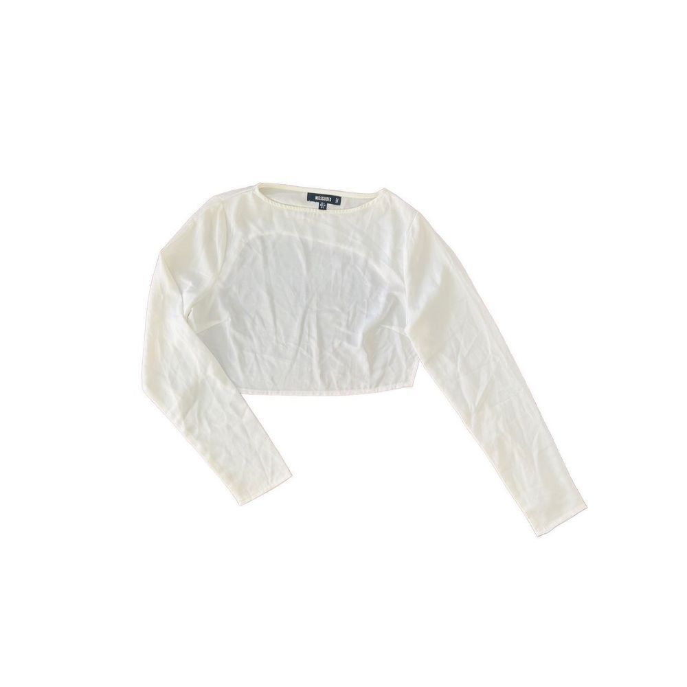 #Missguided Size 2. #White Cutout Long Sleeve CUTE / SEXY Top. Rounded neckline